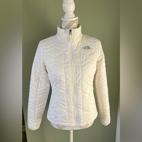 The North Face Jackets & Blazers - The North Face Women’s Full Zip Jacket White Sz S